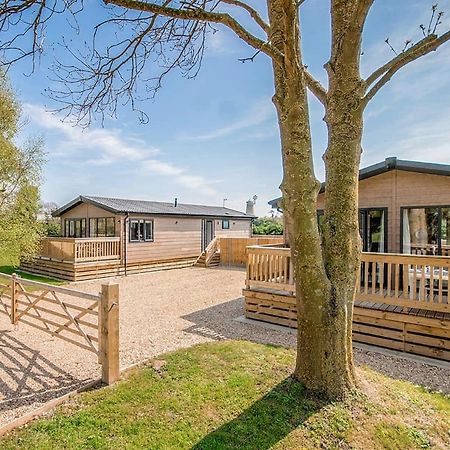 Hawthorn Glen Lodges Downham Market Bagian luar foto